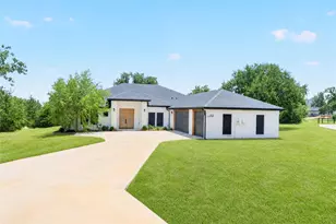 4013 Legend Trl, Granbury, TX 76049 - Photo 31