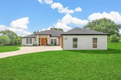 4013 Legend Trail, Granbury, TX 76049 - Photo 1