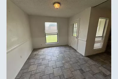 2122 Rainwood Court, Arlington, TX 76017 - Photo 3