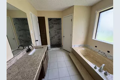 2122 Rainwood Court, Arlington, TX 76017 - Photo 11