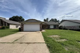 2122 Rainwood Ct, Arlington, TX 76017 - Photo 1