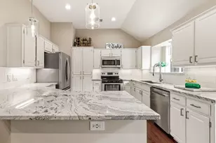 2215 Dallas Dr, Carrollton, TX 75006 - Photo 11