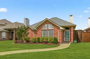 2215 Dallas Dr, Carrollton, TX 75006 - Photo 1