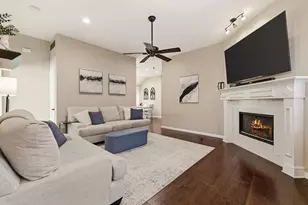 2215 Dallas Dr, Carrollton, TX 75006 - Photo 5