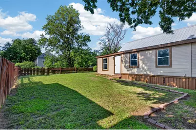 715 W Munson Street, Denison, TX 75020 - Photo 23