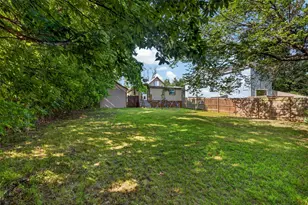 715 W Munson St, Denison, TX 75020 - Photo 25