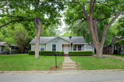 1005 N Buffalo Avenue, Cleburne, TX 76033 - Photo 1