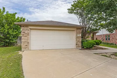 556 Winbridge Lane, Fort Worth, TX 76052 - Photo 3