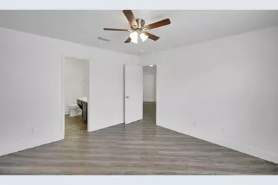 2306 Balvanera Plaza, Dallas, TX 75211 - Photo 11