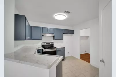 2306 Balvanera Plaza, Dallas, TX 75211 - Photo 5