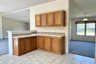 912 Partridge Ct, Granbury, TX 76049 - Photo 9