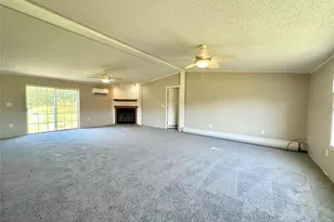 912 Partridge Ct, Granbury, TX 76049 - Photo 11