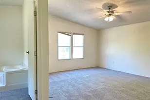 912 Partridge Ct, Granbury, TX 76049 - Photo 13