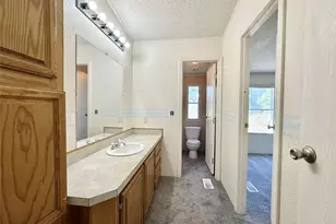 912 Partridge Ct, Granbury, TX 76049 - Photo 17