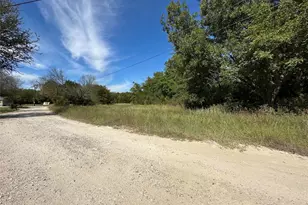 912 Partridge Ct, Granbury, TX 76049 - Photo 3