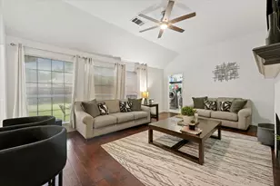 1040 Essex Dr, Cedar Hill, TX 75104 - Photo 9