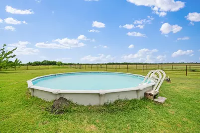 404 Fm 1566 W, Wolfe City, TX 75496 - Photo 23