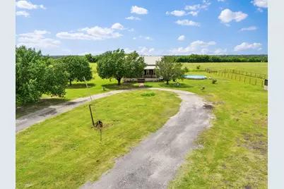 404 Fm 1566 W, Wolfe City, TX 75496 - Photo 27