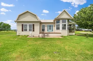 404 Fm 1566 W, Wolfe City, TX 75496 - Photo 25