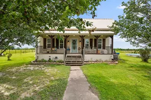 404 Fm 1566 W, Wolfe City, TX 75496 - Photo 1