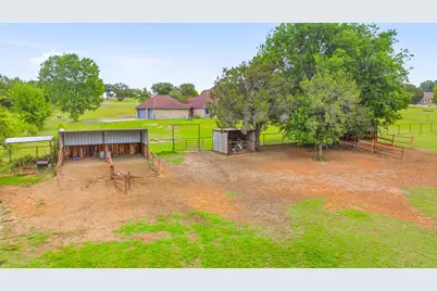 1914 Bentwater Parkway, Granbury, TX 76049 - Photo 11