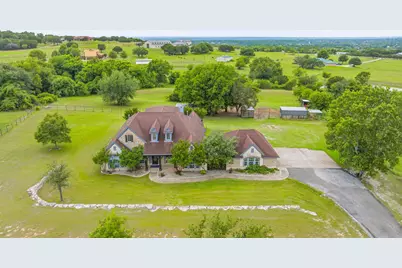 1914 Bentwater Parkway, Granbury, TX 76049 - Photo 3