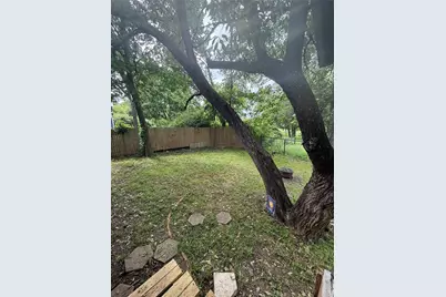 1006 Bishop Street, Commerce, TX 75428 - Photo 11