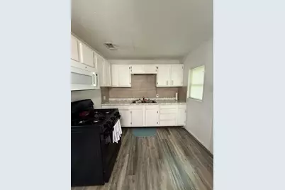 1006 Bishop Street, Commerce, TX 75428 - Photo 9