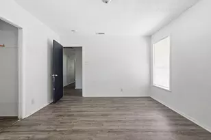 2806 E Atoll Dr, Dallas, TX 75216 - Photo 23