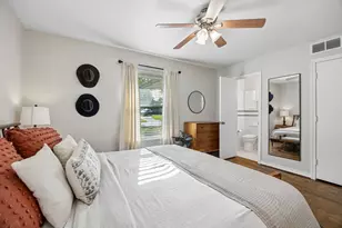 9124 Leaside Dr, Dallas, TX 75238 - Photo 17