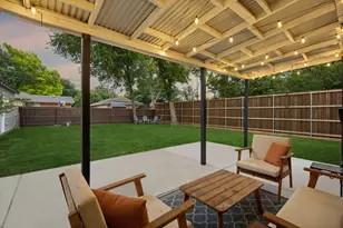 9124 Leaside Dr, Dallas, TX 75238 - Photo 23