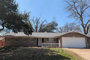 3204 Phoenix Dr, Fort Worth, TX 76116 - Photo 1