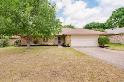 419 Dow Ross Boulevard, Duncanville, TX 75116 - Photo 1