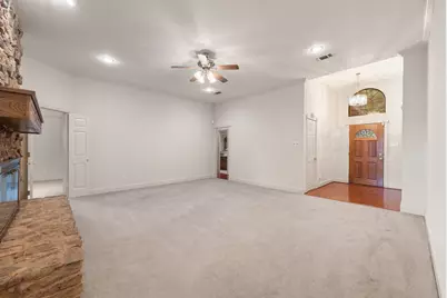 413 Lincoln Oaks Drive, Burleson, TX 76028 - Photo 13
