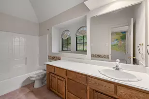 413 Lincoln Oaks Dr, Burleson, TX 76028 - Photo 15