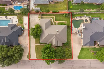 413 Lincoln Oaks Drive, Burleson, TX 76028 - Photo 9