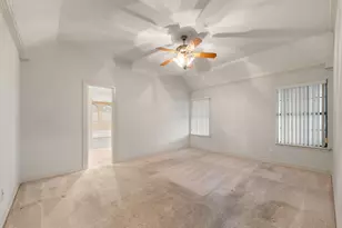 413 Lincoln Oaks Dr, Burleson, TX 76028 - Photo 17