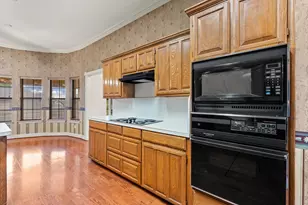 413 Lincoln Oaks Dr, Burleson, TX 76028 - Photo 11