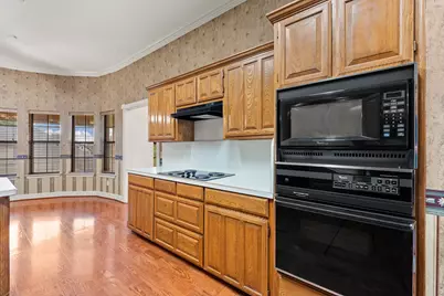413 Lincoln Oaks Drive, Burleson, TX 76028 - Photo 17