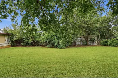 3408 S Hughes Avenue, Fort Worth, TX 76119 - Photo 19