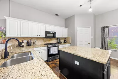 861 Pinnacle Circle, Lewisville, TX 75077 - Photo 17