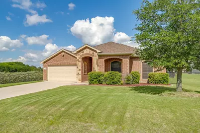 104 Thorobred Court, Azle, TX 76020 - Photo 3