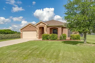 104 Thorobred Ct, Azle, TX 76020 - Photo 3