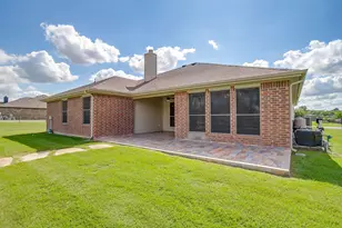 104 Thorobred Ct, Azle, TX 76020 - Photo 17