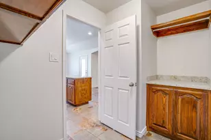 104 Thorobred Ct, Azle, TX 76020 - Photo 9