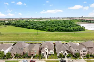 12733 Royal Oaks Ln, Farmers Branch, TX 75234 - Photo 3