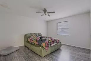 625 NW Renfro St, Burleson, TX 76028 - Photo 9