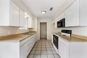 6301 Sunnybrook Dr, Watauga, TX 76148 - Photo 9