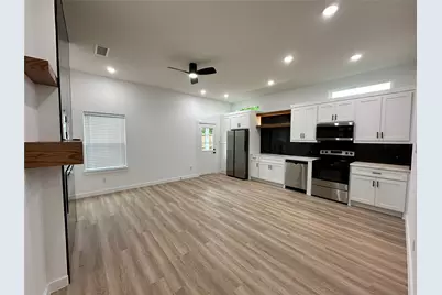 2113 Henry Street #B, Greenville, TX 75401 - Photo 3