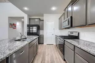 901 Emerald Gate Dr, Princeton, TX 75407 - Photo 13